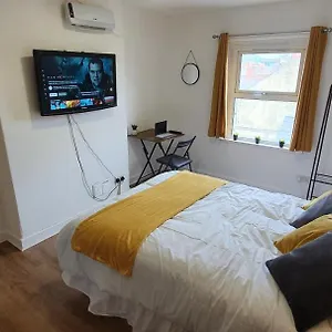 Apartment Fast Broadband, Budget Stay, Free Netflix., Cardiff