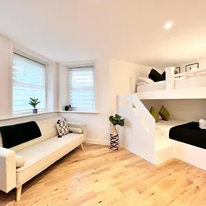 The Palm B4, The Kove, Apartment Bournemouth