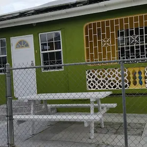 Spacious Colonial Apartment Bridgetown